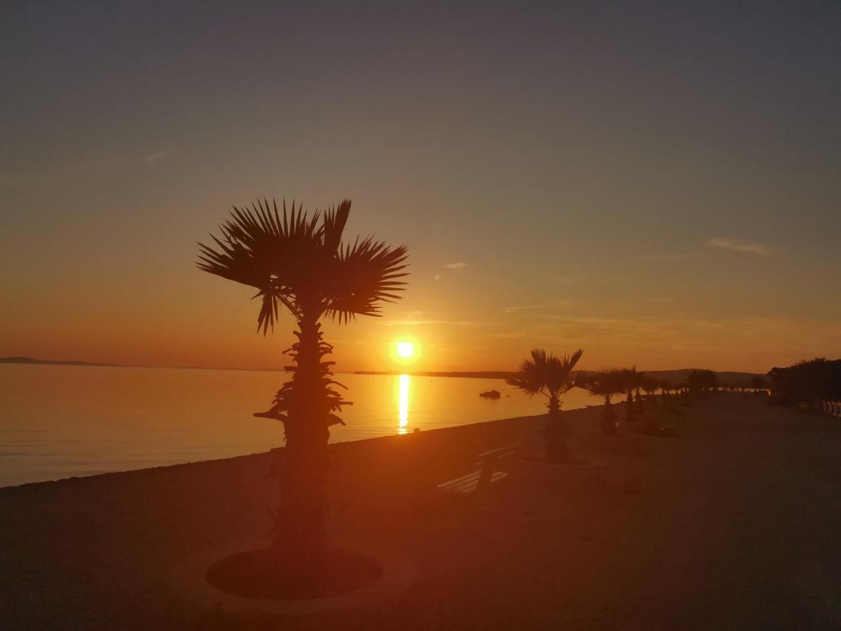 Apartmani Sarm Vir Esterno foto